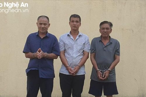 Tạm giữ hình sự 3 đối tượng trộm cắp tấm thép trên đường cao tốc