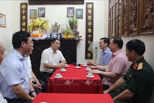 Hà Nội quan tâm, chăm lo gia đình liệt sĩ, chiến sĩ Điện Biên