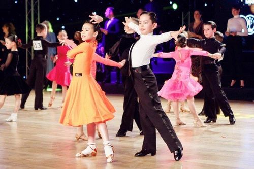 'Ku Bi' con trai Khánh Thi - Phan Hiển lần thứ hai vô địch dancesport thế giới