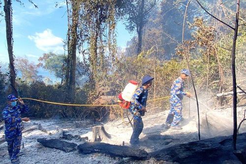 Vùng 5 Hải quân tham gia chữa cháy tại bìa Vườn quốc gia Phú Quốc
