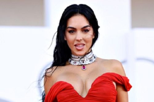 Top 10 nàng WAG giàu nhất thế giới: Bất ngờ vị trí của bạn gái Ronaldo và vợ Messi