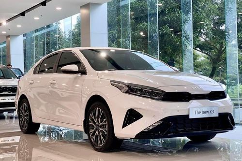 Nguyên nhân nào khiến sedan cỡ C mất dần sức hút tại thị trường Việt?