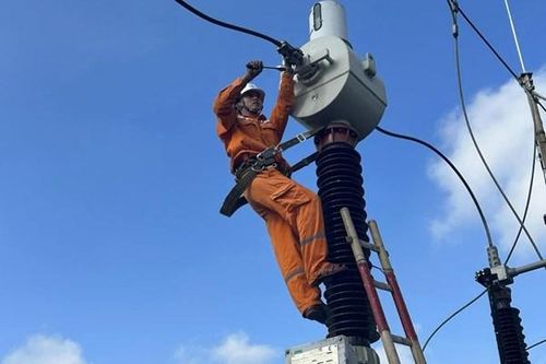 Điện lực miền Bắc đảm bảo cung cấp điện ổn định dịp lễ 30/4 và 1/5