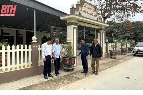 Bí thư chi bộ, trưởng thôn tận tâm, trách nhiệm với công việc