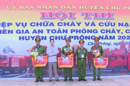 Chư Prông thi nghiệp vụ chữa cháy và cứu nạn, cứu hộ