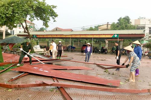 Thành phố Việt Trì và huyện Lâm Thao khắc phục hậu quả mưa dông