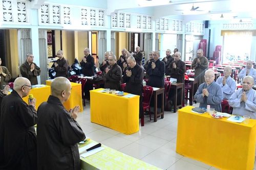 Phật giáo Q.10 tập trung lễ thỉnh rước kiệu Đức Phật đản sinh từ chùa Ấn Quang về lễ đài chính