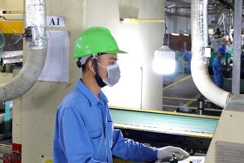 Vì sao doanh nghiệp còn e ngại, chưa mạnh dạn 'xuống tiền' mở rộng sản xuất?