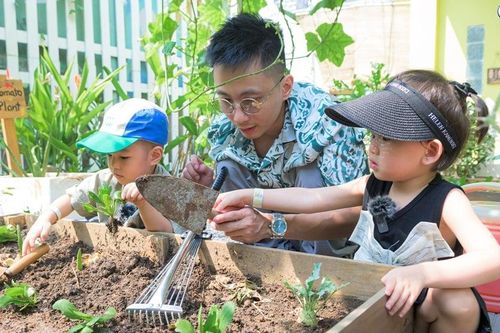 Tham khảo những chiến thuật của các ông bố khi xử lý tình huống dở khóc dở cười