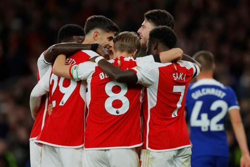 Thắng đậm Chelsea, Arsenal củng cố ngôi đầu giải ngoại hạng Anh