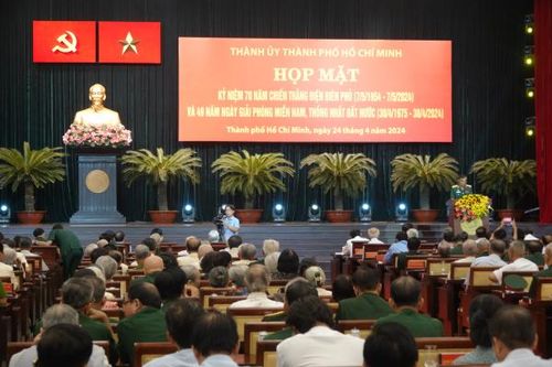 Phát huy truyền thống vẻ vang của Chiến thắng Điện Biên Phủ và Đại thắng mùa xuân 1975