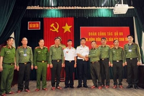 Mang đến Sinh Tồn, Cô Lin nghĩa tình của các cán bộ Công an