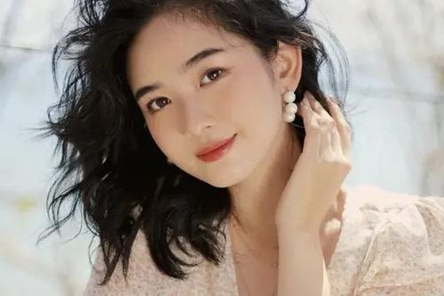 'Ngày xưa có một chuyện tình' tung poster nữ chính thanh xuân