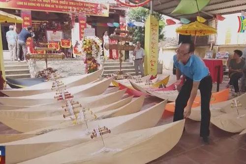 Độc đáo hội thả diều nghìn năm tuổi làng Bá Dương Nội