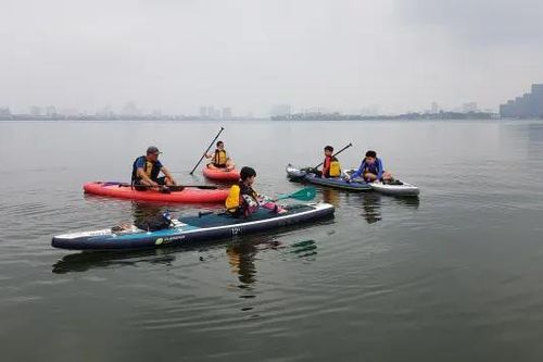 Chèo thuyền SUP, môn thể thao hấp dẫn dưới nước