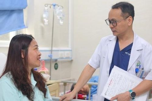Bỗng dưng mờ mắt, phát hiện khối phình động mạch não 'khổng lồ'