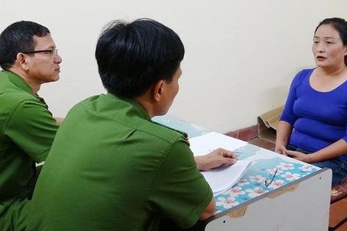 Vận động thành công người phụ nữ 24 năm trốn truy nã ra đầu thú