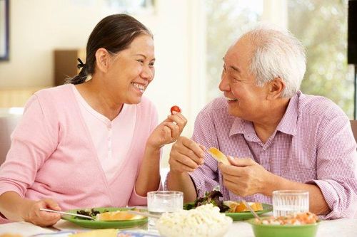 Người già nên ăn gì để khỏe mạnh?