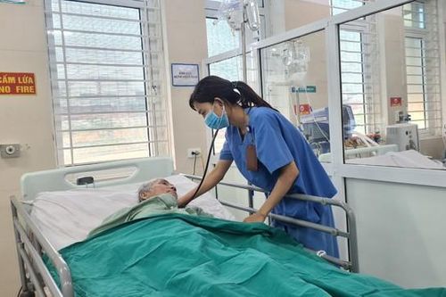 Cứu sống bệnh nhân sốc nhiễm trùng do hoại tử ruột kèm nhiều bệnh nền