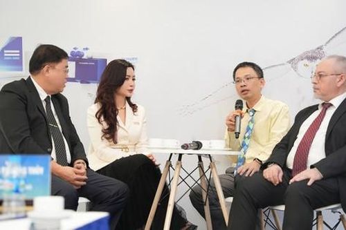 Mang công nghệ phẫu thuật tật khúc xạ bằng laser tiên tiến về Việt Nam