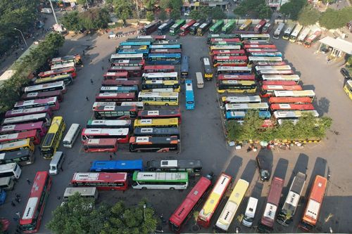 Vì sao người dân dần xa rời các bến xe khách liên tỉnh?