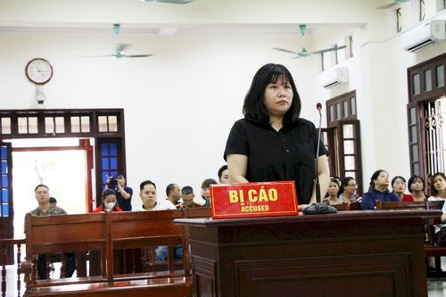 Giăng bẫy 'mua đất dự án', người phụ nữ phải hầu tòa