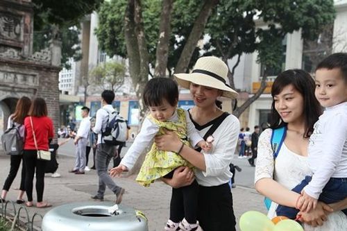 Ứng xử văn minh nơi công cộng