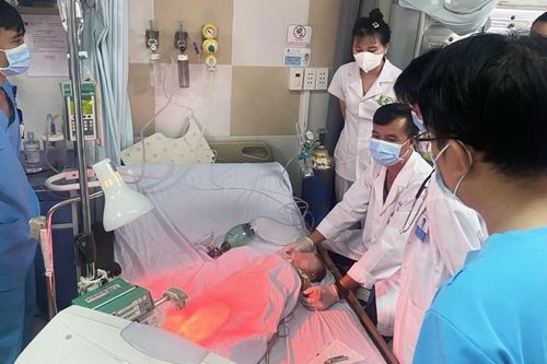 Trẻ 2 tháng tuổi ở Bình Dương tím tái sau tiêm vaccine