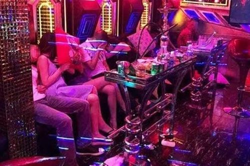 Một tiến sĩ ĐH Sư phạm Huế bị tố có hành vi trụy lạc ở quán karaoke