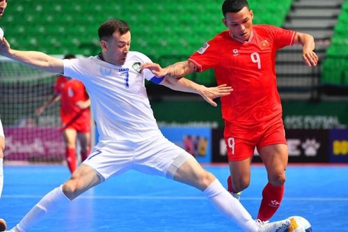 Tuyển futsal Việt Nam thua tuyển futsal Uzbekistan, chờ vé đi World Cup ở trận play-off