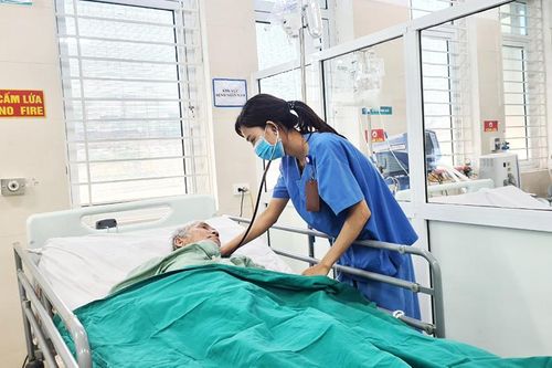 Cứu người đàn ông nguy kịch do sốc nhiễm trùng