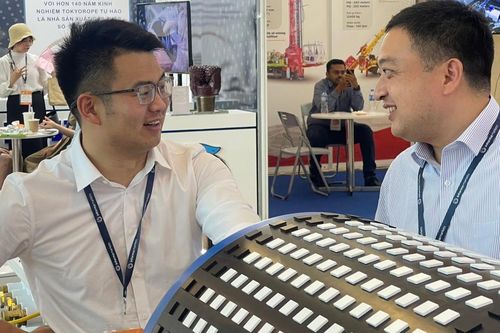 Mining Vietnam 2024 thu hút nhiều doanh nghiệp, người dân đến tham quan ngày thứ 2