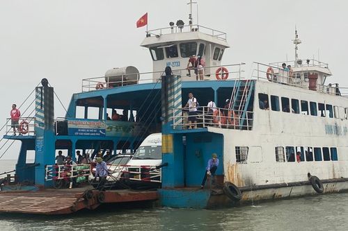Hải Phòng tạm dừng xe ô tô qua phà Đồng Bài dịp lễ 30/4 và 1/5