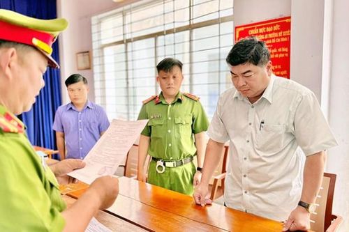 Bắt Phó Chủ tịch UBND TP. Long Xuyên, tỉnh An Giang