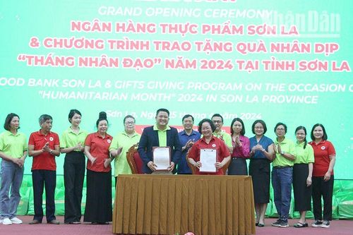 Ra mắt ngân hàng thực phẩm cho người nghèo ở Sơn La