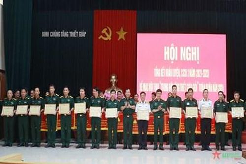 Các đơn vị tăng thiết giáp toàn quân làm chủ vũ khí, trang bị hiện đại