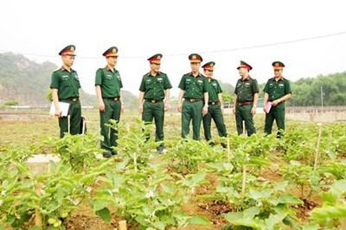 Quân khu 4: Nhiều biện pháp chăm lo cho bộ đội mùa nắng nóng
