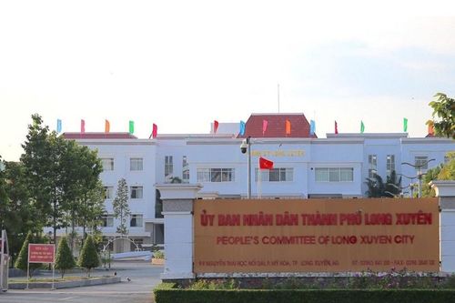 Khởi tố, bắt giam 2 phó Chủ tịch UBND TP Long Xuyên (An Giang)