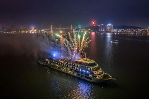 Tàu du lịch không được đón khách xem Carnaval Hạ Long 2024 trên biển