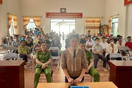 Buôn pháo nổ từ Trung Quốc, lĩnh án 10 năm tù