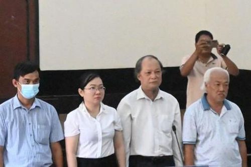 Chủ động nộp lại tiền 'hoa hồng' của Cty Việt Á, cựu Giám đốc CDC Tiền Giang được miễn hình phạt