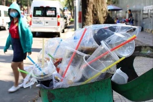 Bền vững trong thương mại điện tử: Cần giảm rác thải nhựa