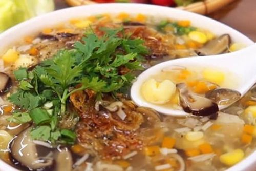 Cách nấu súp gà ngô bổ dưỡng, đơn giản tại nhà