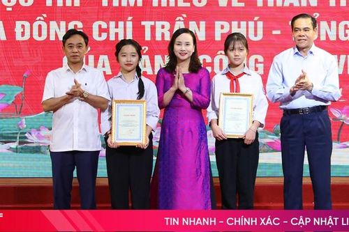 Trao giải cuộc thi tìm hiểu thân thế và sự nghiệp của đồng chí Trần Phú