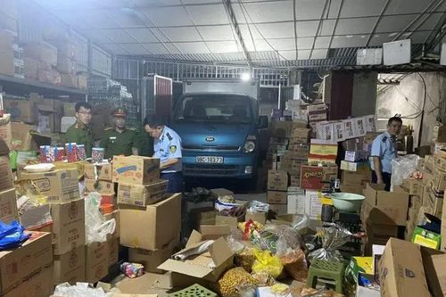 Phát hiện một cơ sở sản xuất thực phẩm giả tại thành phố Bắc Giang