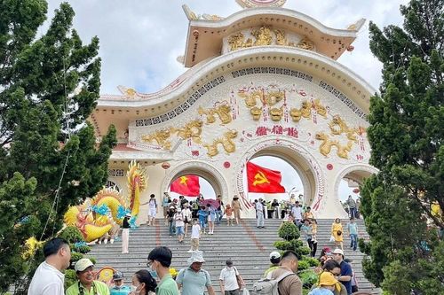 Thành phố Hồ Chí Minh: Đa dạng hoạt động vui chơi, giải trí dịp nghỉ lễ 30/4-1/5