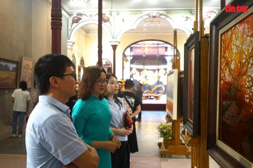 Triển lãm mỹ thuật Thăng Long hội tụ, sợi dây kết nối hai truyền thống nghệ thuật