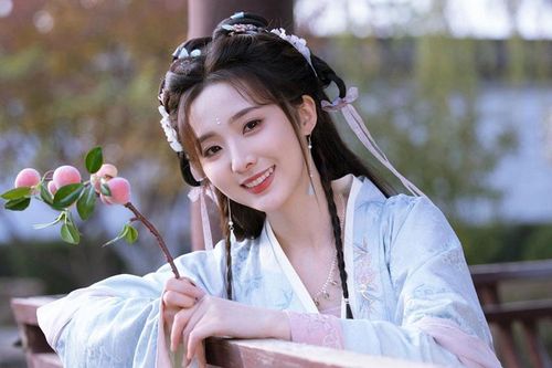 Hot girl khoe nhan sắc như 'thần tiên tỷ tỷ' có 1,5 triệu fan hâm mộ