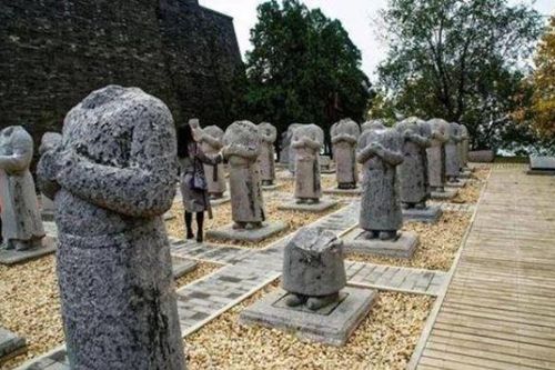 Bí ẩn trong 18 lăng mộ của hoàng đế nhà Đường chỉ có Lăng của Võ Tắc Thiên chưa bị khai quật, đào trộm