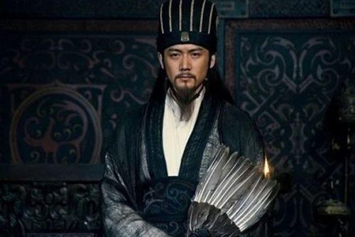Tại sao Gia Cát Lượng sau khi chết lại ngậm bảy hạt gạo?